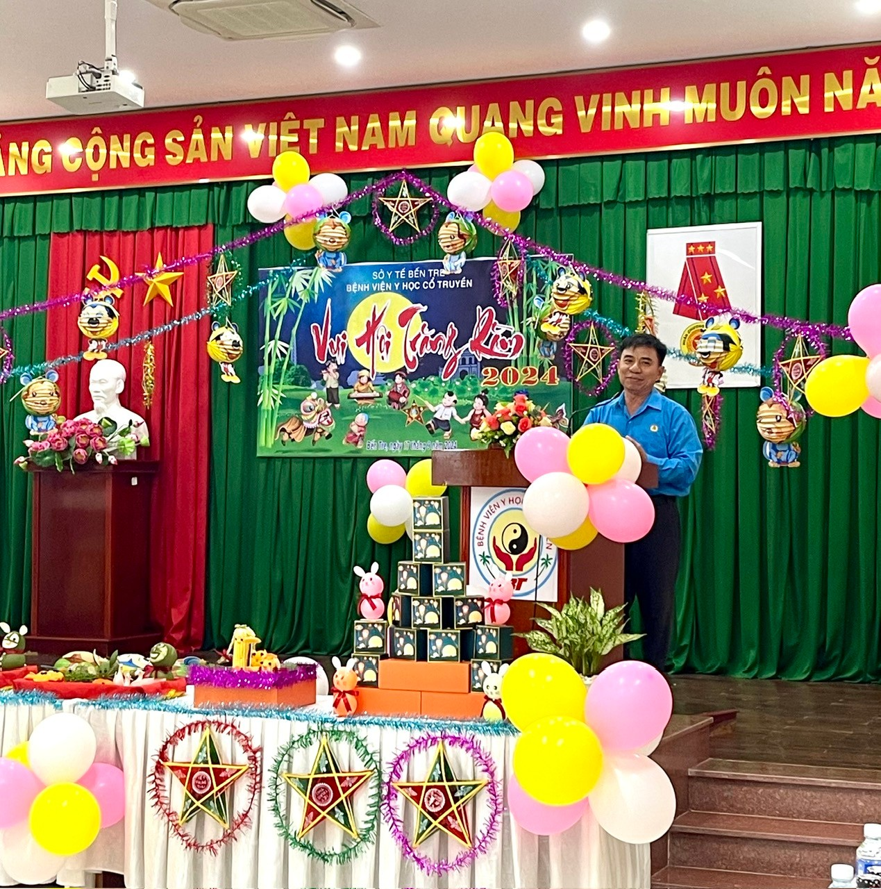 Đồng chí Nguyễn Thái Sơn – CT CĐCS phát biểu chúc các em thiếu nhi chăm ngoan, học giỏi.