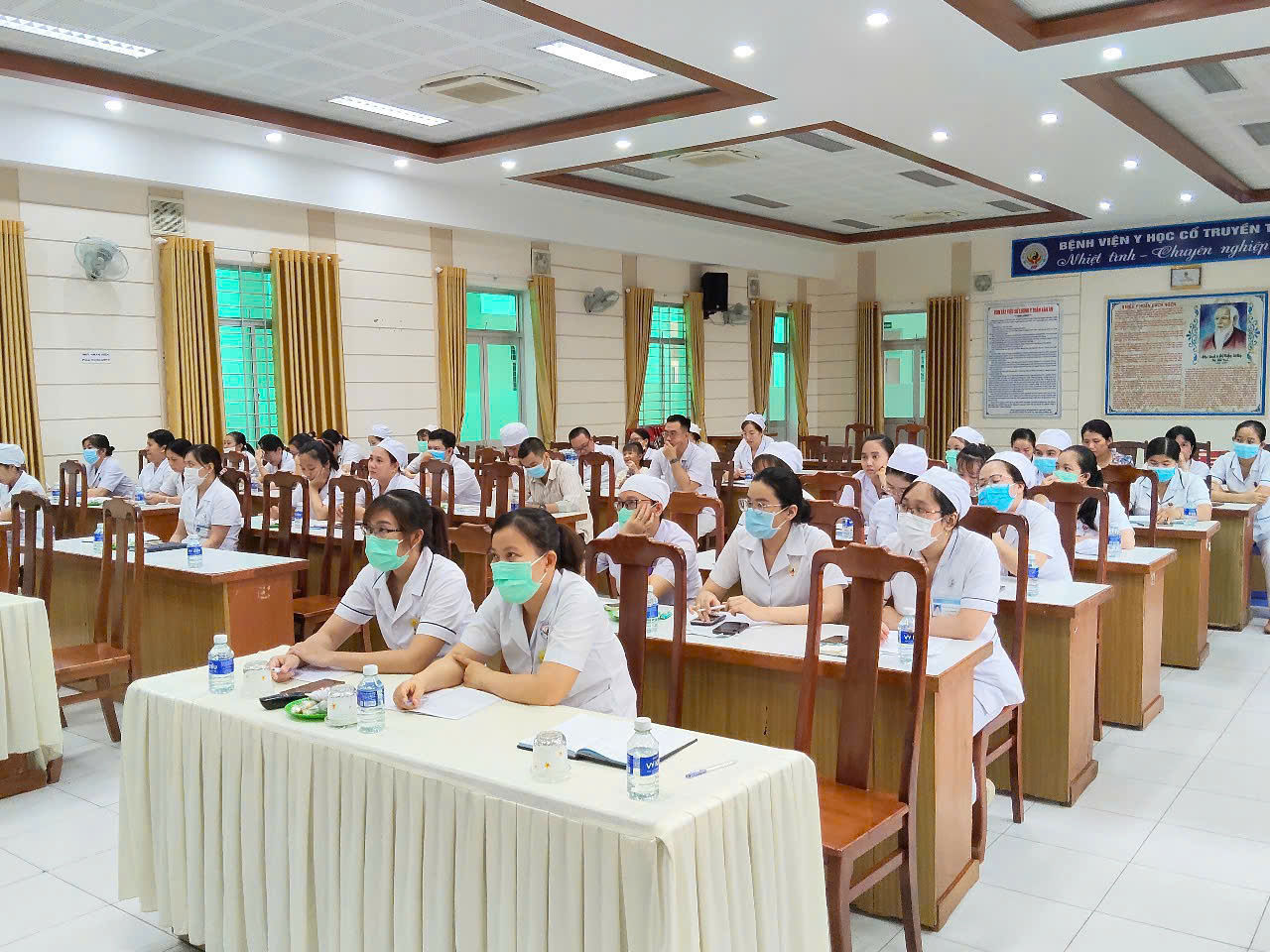 Tập huấn các Thông tư của Bộ Y tế về Quy tắc ứng xử, Đổi mới phong cách và Hoạt động điều dưỡng trong bệnh viện